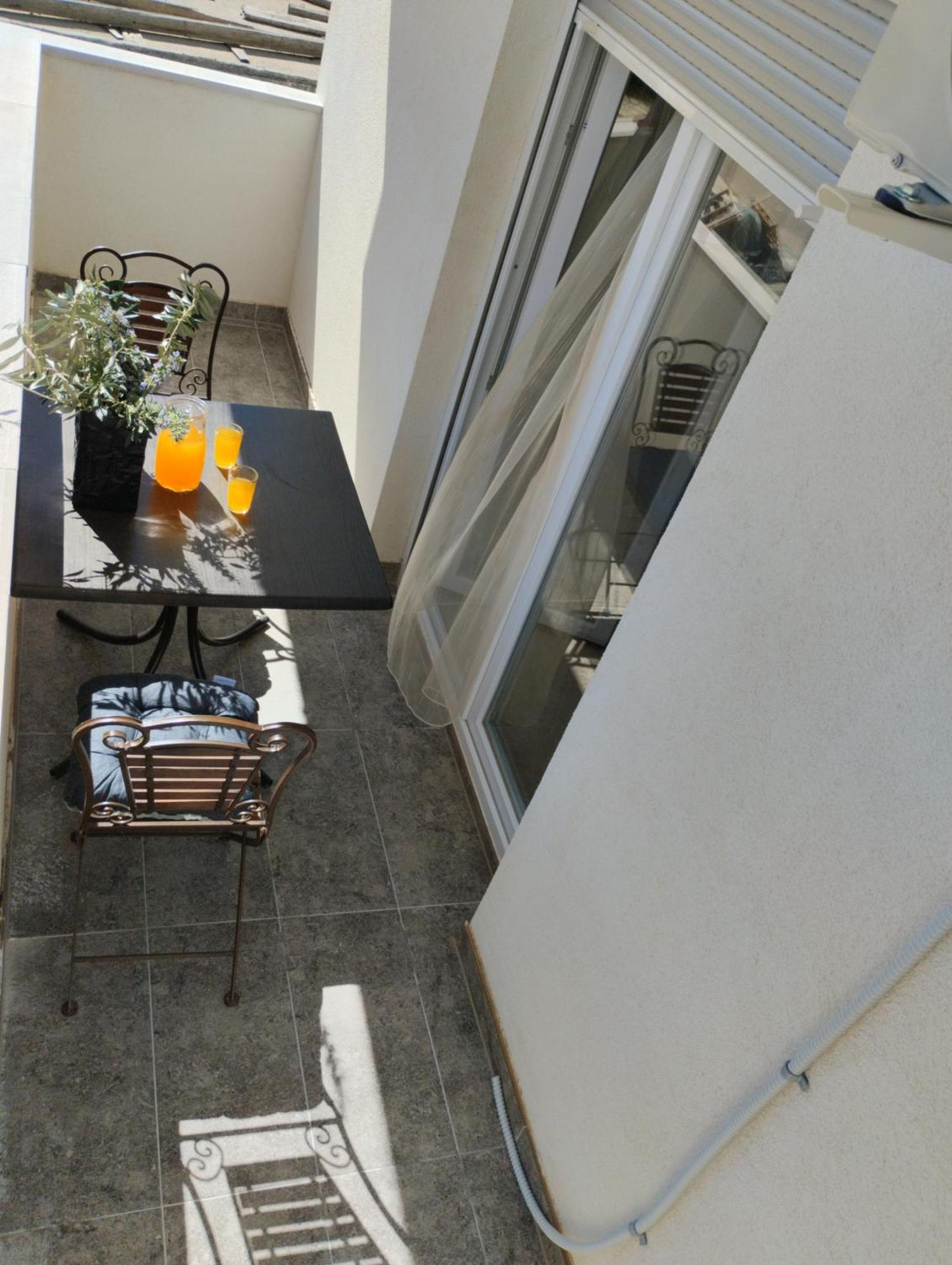 Iris Apartment Ivanica Bagian luar foto