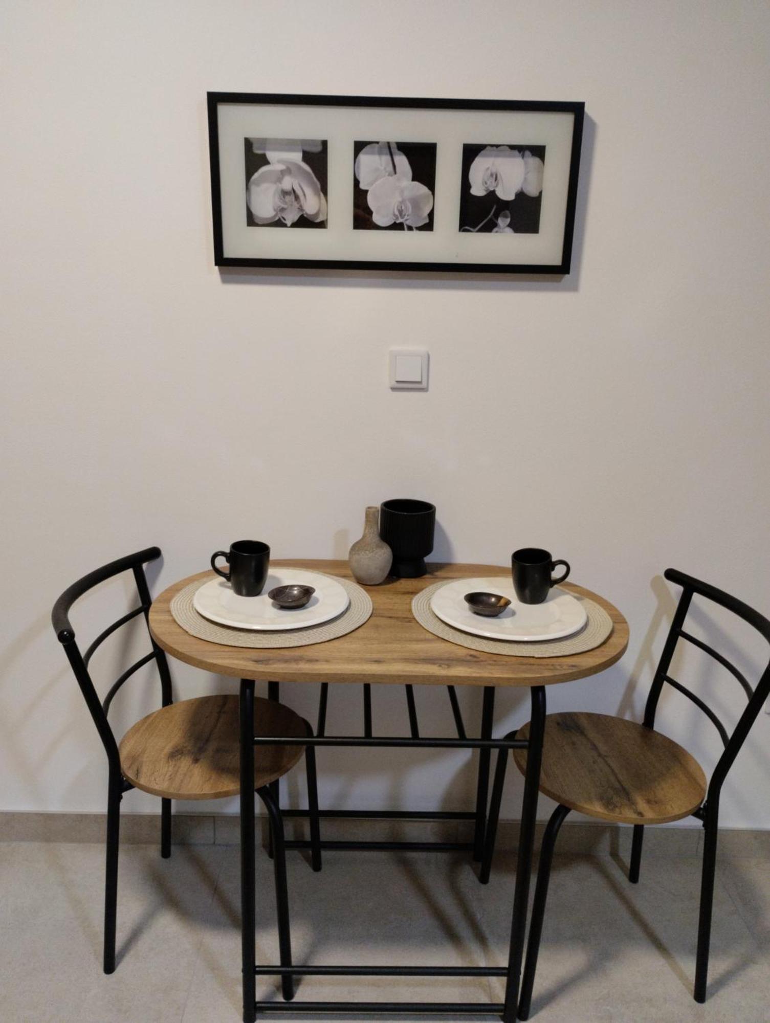 Iris Apartment Ivanica Bagian luar foto